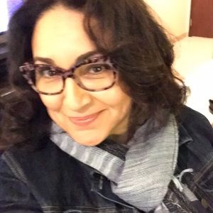 Meet your Posher, Claudia